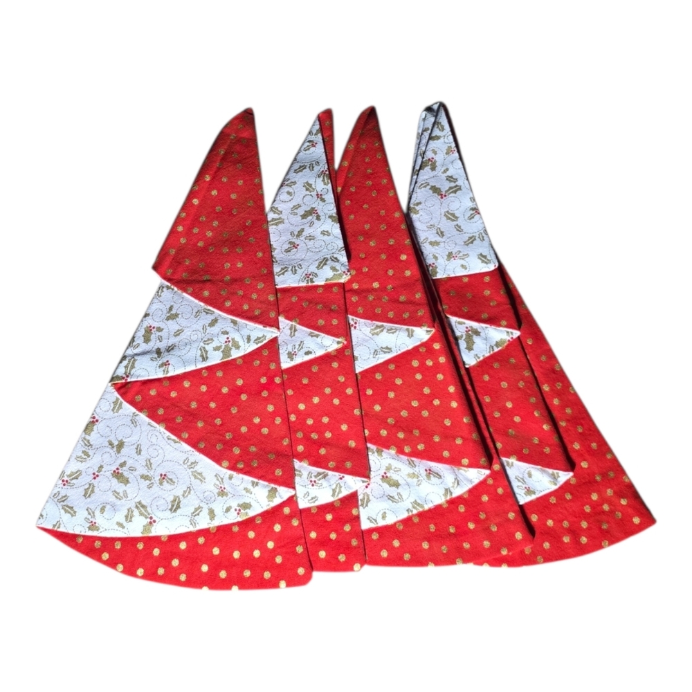 Christmas Tree Shape Cloth Napkins Reversible Red Gold Half Circle Fold Set of 4